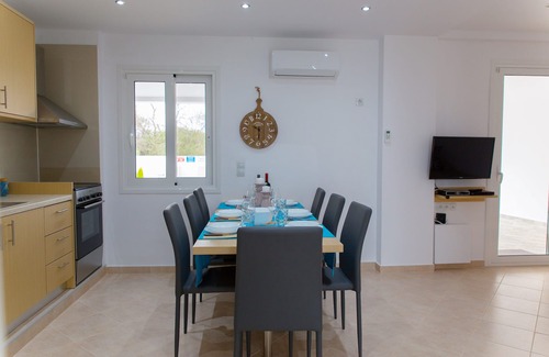 Georgioupolis Villa | Villa Oniro- Less than 5-Min Walk to Kalivaki Beach with private pool