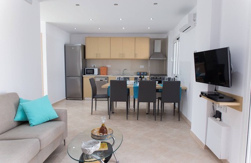 Georgioupolis Villa | Villa Oniro- Less than 5-Min Walk to Kalivaki Beach with private pool