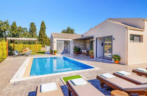 Limni Villa | Villa Oras Corfu Tomas by Villa Plus