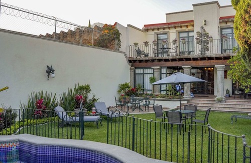 Cuernavaca Bed & Breakfast | Villa Orbayu | Couples Retreat with breakfast
