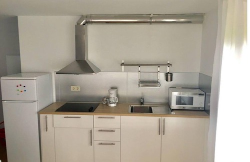 Poio Apartment | Villa Oubiña Poio with terrace and barbecue aparb