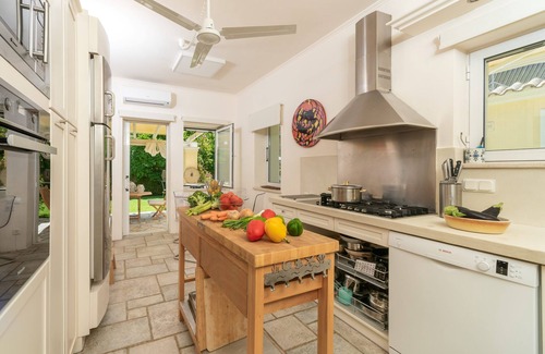Gouvia House | VILLA PALOMA - Beautiful villa with sea views and pool - sleeps 8