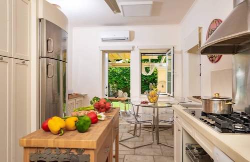 Gouvia House | VILLA PALOMA - Beautiful villa with sea views and pool - sleeps 8