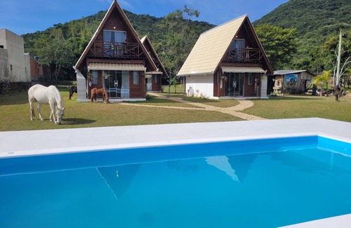 Praia da Armacao do Itapocoroi Ski Chalet | Villa Park Chalés