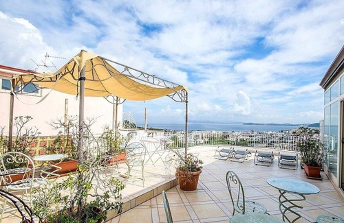 Ischia Porto House | Villa Peonia B: A welcoming apartment which faces the sun and the sea, with Free WI-FI.