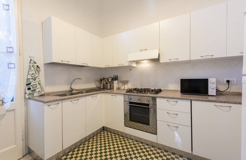 Lido di Camaiore Villa | Villa Perondi by MMega