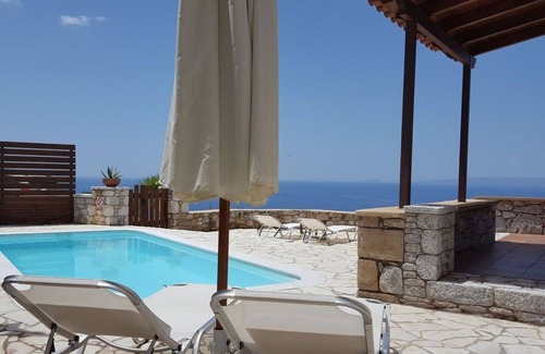 Lefktron Villa | Villa Phoebe in Stoupa, very quiet area, private pool, spectacular sea views.