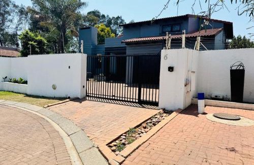 Woodmead Villa | Villa Picasso - 3 Bed Villa