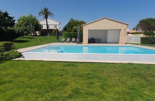 Les Issambres Villa | Villa pieds dans l'eau pour 10 personnes avec piscine, clim et Wi-Fi - FR-1-768-27