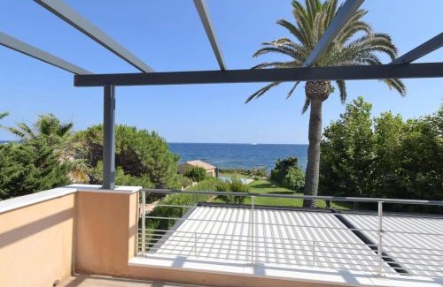 Les Issambres Villa | Villa pieds dans l'eau pour 10 personnes avec piscine, clim et Wi-Fi - FR-1-768-27