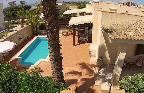 Tre Fontane Villa | Villa Pino with exclusive private pool only 50m from the beach
