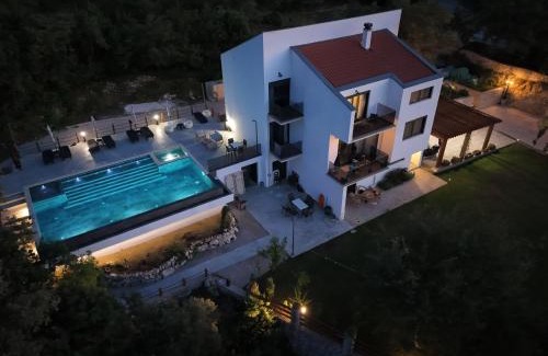 Seoca Bed & Breakfast | Villa Principium with Infinity Edge Pool&Hot Tub