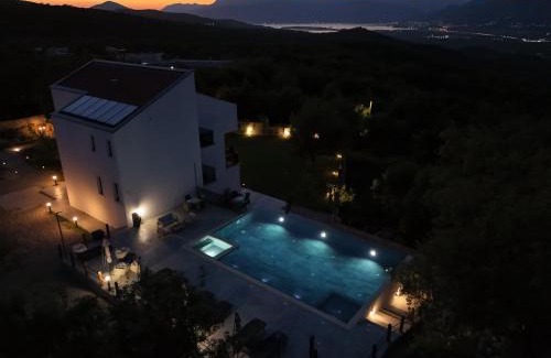Seoca Bed & Breakfast | Villa Principium with Infinity Edge Pool&Hot Tub