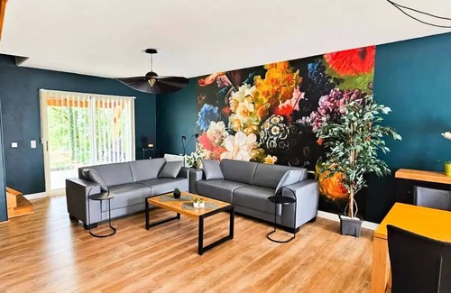 Lanzac Villa | Villa, privater Pool, unabhängig, 2 Bäder 8 Personen