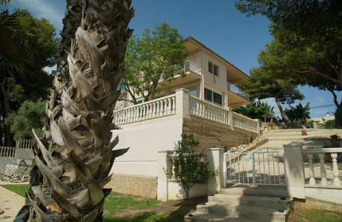 Cunit Villa | Villa Recuerdo - Spanish villa with sea view and pool - 8 min. to the beach