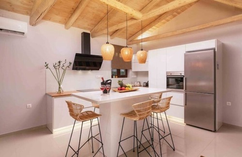 Faistos Villa | Villa Repsimia with private jacuzzi in Villa Repsimia.n