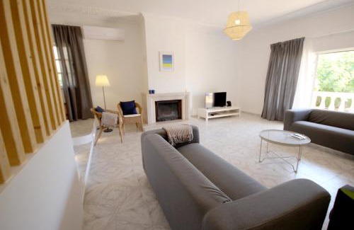 Praia da Rocha Villa | Villa Rosa B by amcf