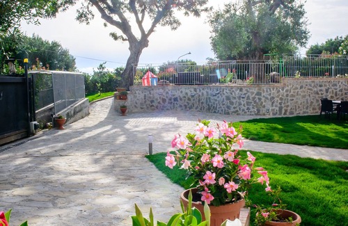 Pisciotta Villa | Villa Rosa Cilento Quadruple Pearl