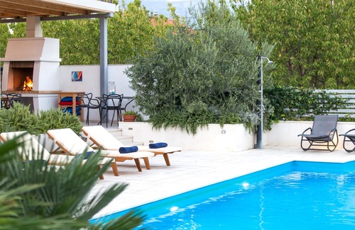 Kastela Villa | Villa Rotondo-charming villa with heated swiming pool few steps from beach