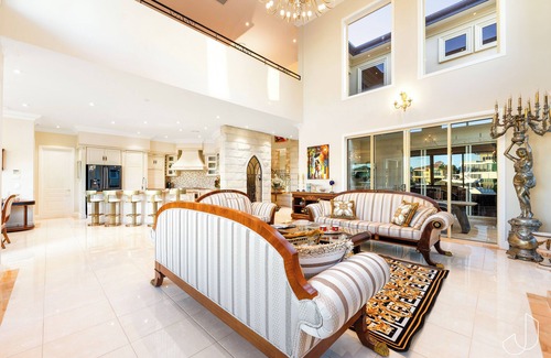 Paradise Point House | Villa Royal is a luxurious waterfront mansion. with Jetty. direct ocean access.