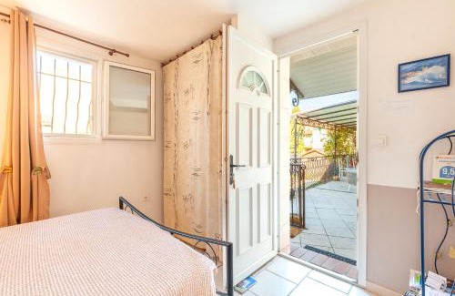 Port-Saint-Louis-du-Rhone Bed & Breakfast | Villa salamandre chambre d'hote