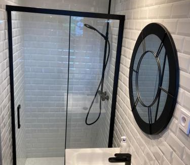 Papus Apartment | Villa Sagrada l'Atelier *