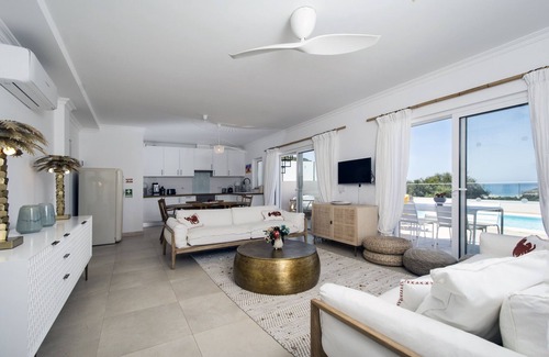 Salema Ski Chalet | Villa Salemar, sea view, private pool