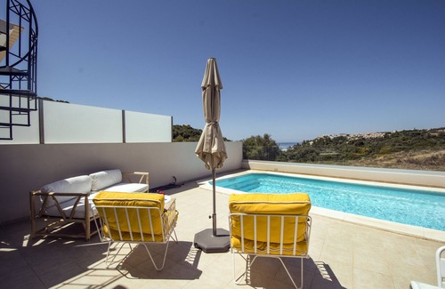 Salema Ski Chalet | Villa Salemar, sea view, private pool