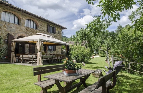 Grezzano Villa | Villa San Lorenzo - Large private farmhouse style villa