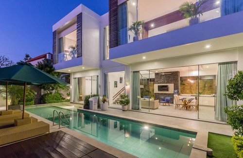 Seminyak Villa | Villa Serenity: modern design luxury 12m pool and BBQ