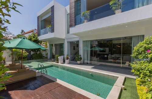 Seminyak Villa | Villa Serenity: modern design luxury 12m pool and BBQ