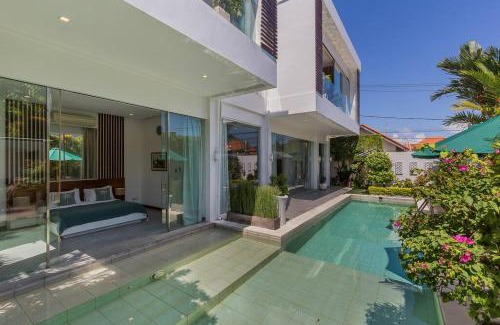 Seminyak Villa | Villa Serenity: modern design luxury 12m pool and BBQ