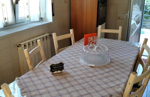 Catania Villa | Villa Sicilia is surrounded by greenery with free reserved indoor parking