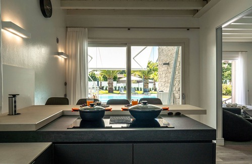 San Benedetto di Lugana Villa | Villa "Sirmione Front Lake" with Lake View, Private Heated Pool & Wi-Fi