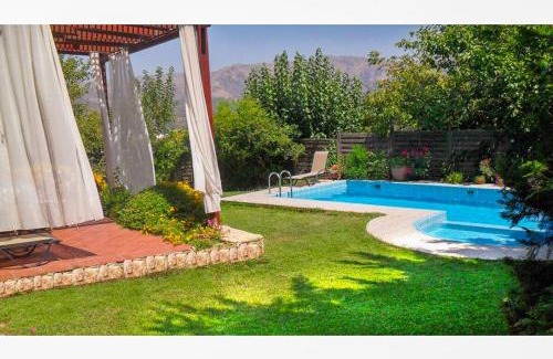 Skines Villa | Villa Skine with private pool and lush garden