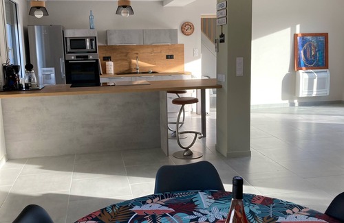 Roscoff Villa | VILLA sleeps 6 - enclosed garden with electric gate located 150m from the beach. 3* label