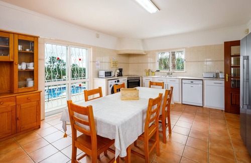 Monte Raposo Villa | Villa Solar da Torre - Ideal for family holidays: Swimming pool and tennis court