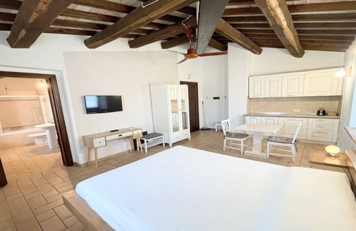 Limiti Villa | Villa Spelloissima - sleeps 11 - large exclusive pool + grounds