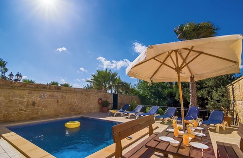 Zejtun Villa | Villa Strawberry - Typical and charming Maltese farmhouse with private pool