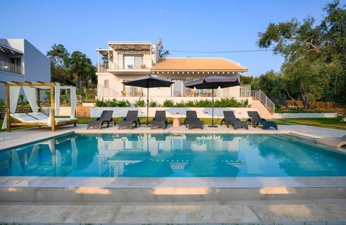 Limni Villa | Villa Tadorna - Three Bedroom Villa, Sleeps 8