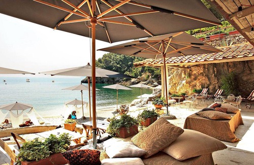 Fiascherino Villa | Villa Tellaro 8 pax, Waterfront holiday house with Pool, Wifi, BBQ, and Sea View