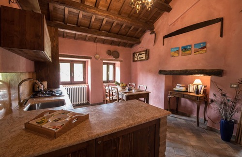 Ponzano di Fermo Villa | Villa 'Tenuta Pomegranade' with Private Pool, Wi-Fi and Air Conditioning