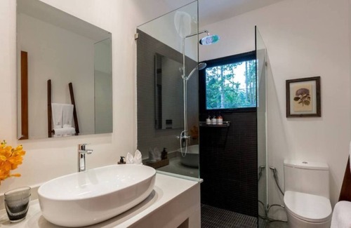 Thong Krut Villa | Villa Thansamaay - 7 bedrooms beachfront villa