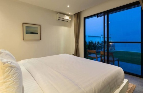 Thong Krut Villa | Villa Thansamaay - 7 bedrooms beachfront villa