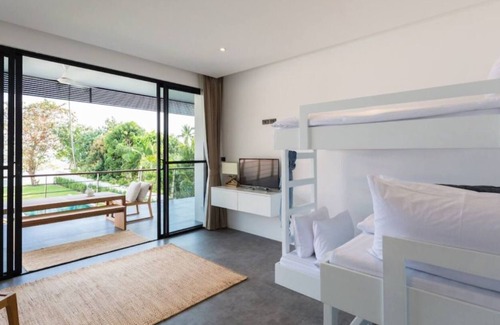 Thong Krut Villa | Villa Thansamaay - 7 bedrooms beachfront villa