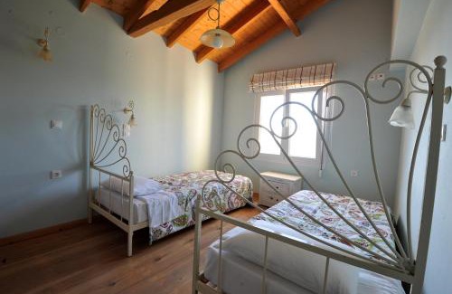 Agios Georgios Pagon House | Villa Theodora View Apartments Zeys