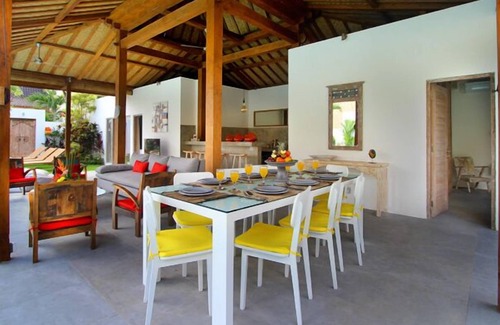 Seminyak Villa | Villa Thiara Oberoi Seminyak 500m Kudeta beach