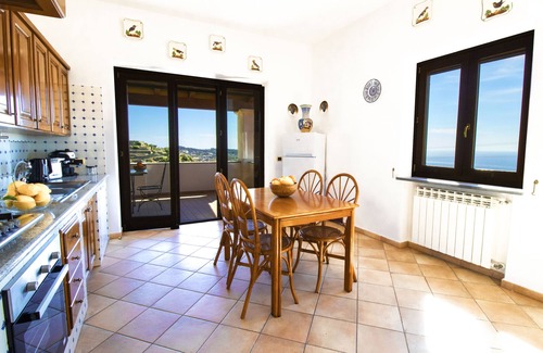 Forio Villa | Villa Titina: two independent and panoramic apartments with sea-sunset view