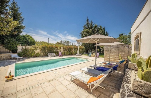 Poggiardo House | Villa Treia: A characteristic and welcoming one-story independent house situated in a quiet location, a few minutes from the town center, with Free WI-FI.