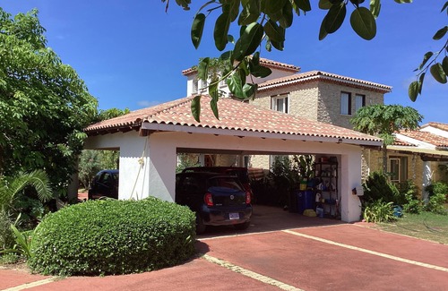 Upper Prince's Quarter Villa | Villa Tropicale and paella party